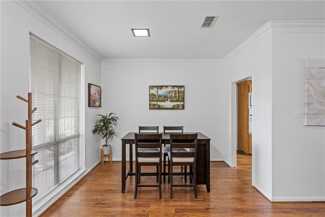 105 Lost Oaks Drive