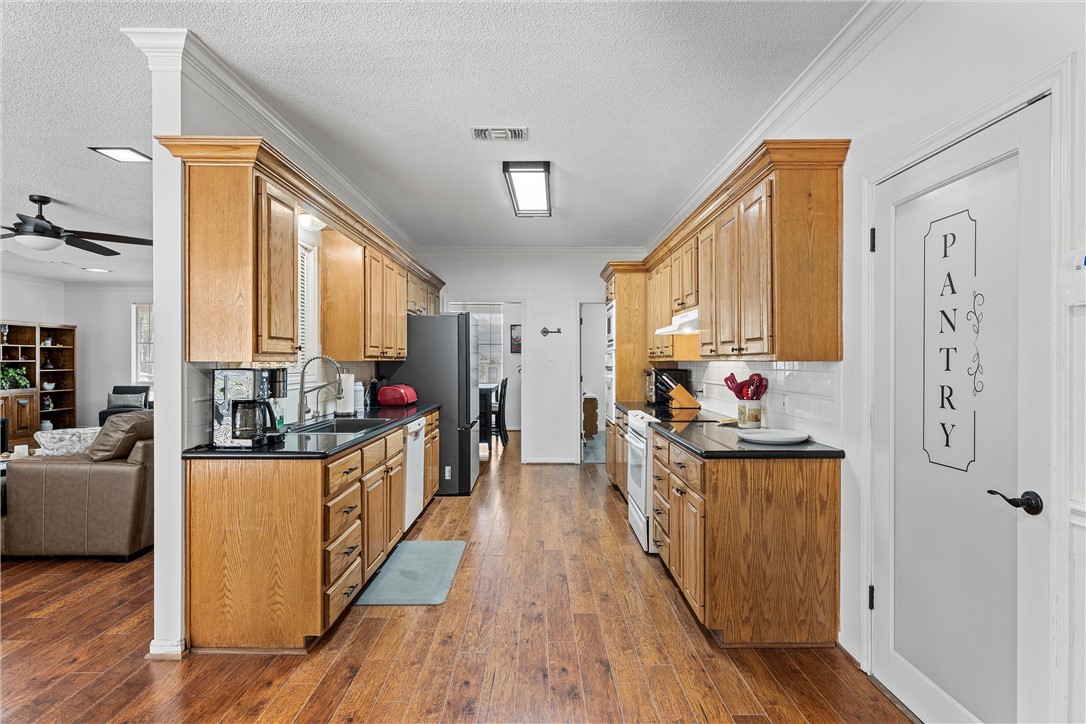 105 Lost Oaks Drive