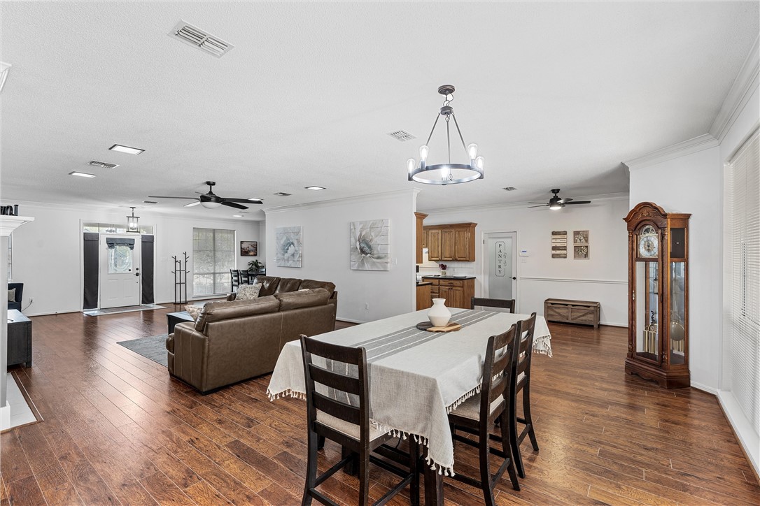 105 Lost Oaks Drive
