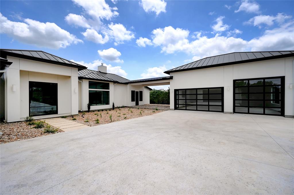 1222 Bluff Woods DR