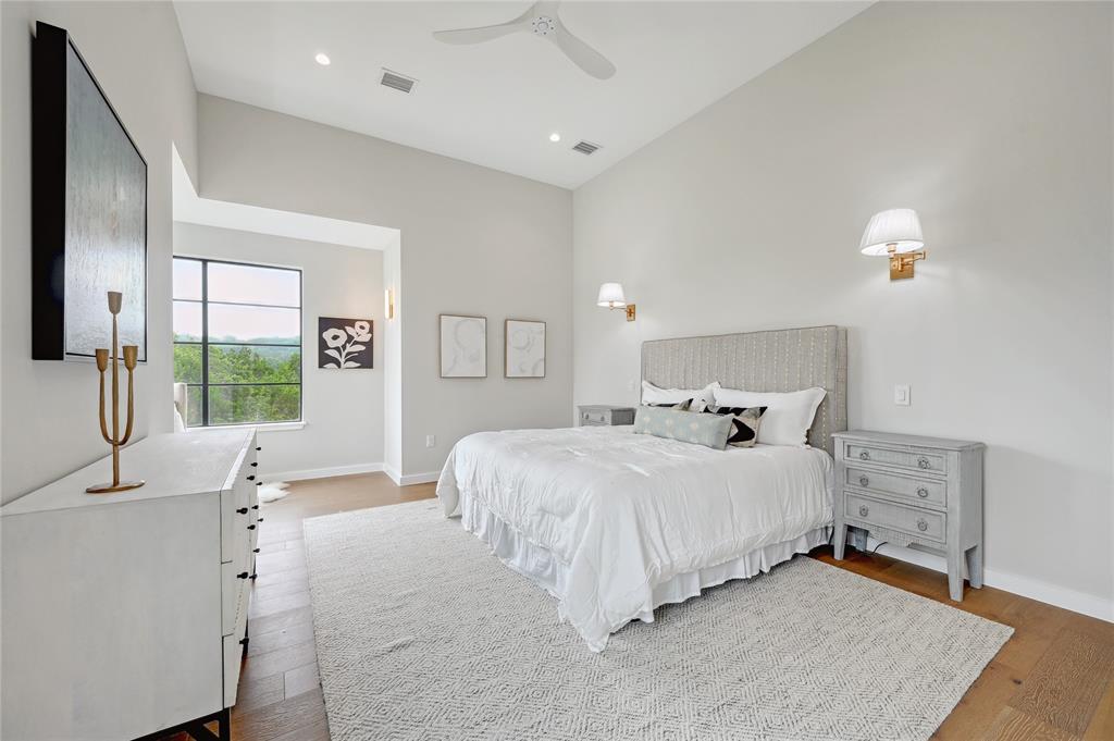 1222 Bluff Woods DR