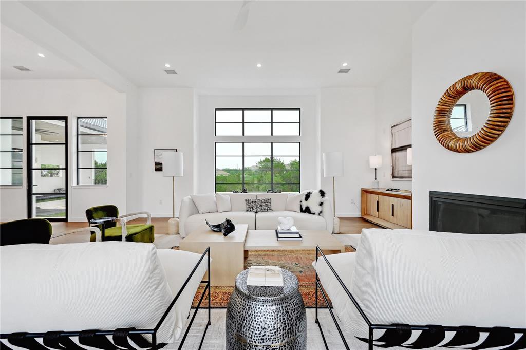 1222 Bluff Woods DR