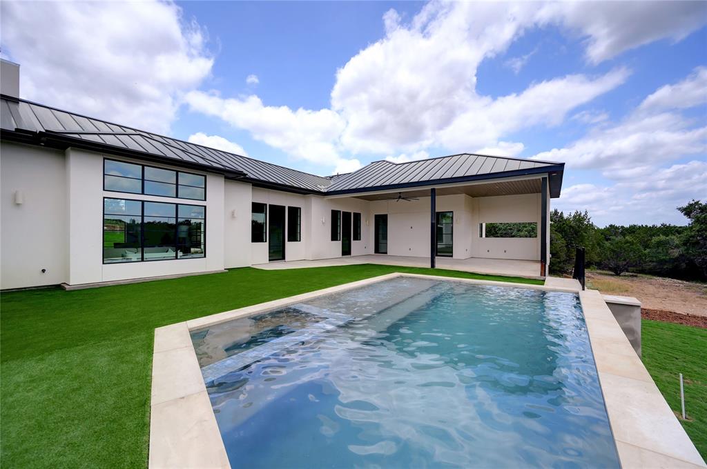 1222 Bluff Woods DR