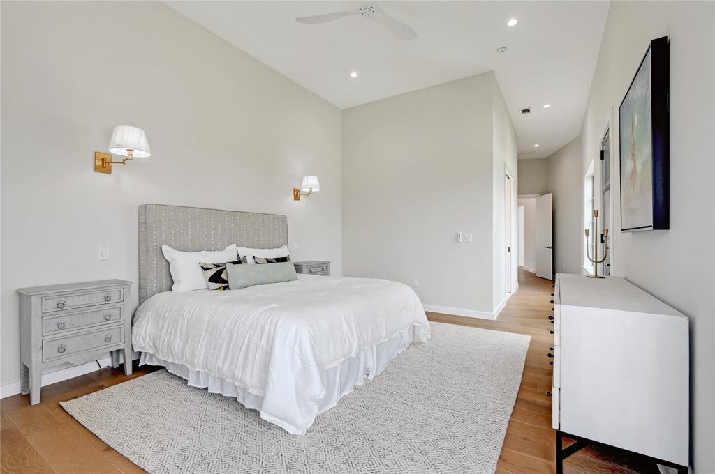 1222 Bluff Woods DR