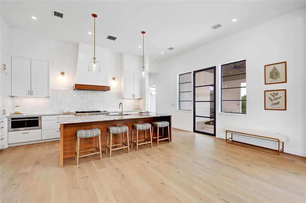 1222 Bluff Woods DR