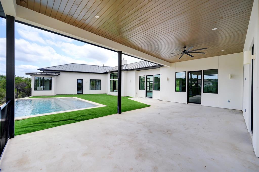 1222 Bluff Woods DR