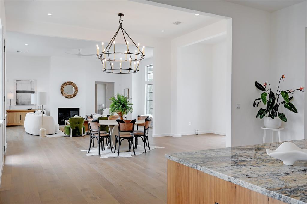 1222 Bluff Woods DR