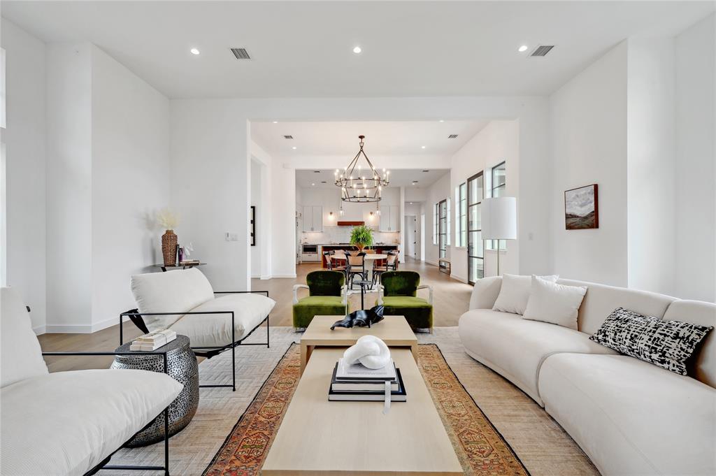 1222 Bluff Woods DR