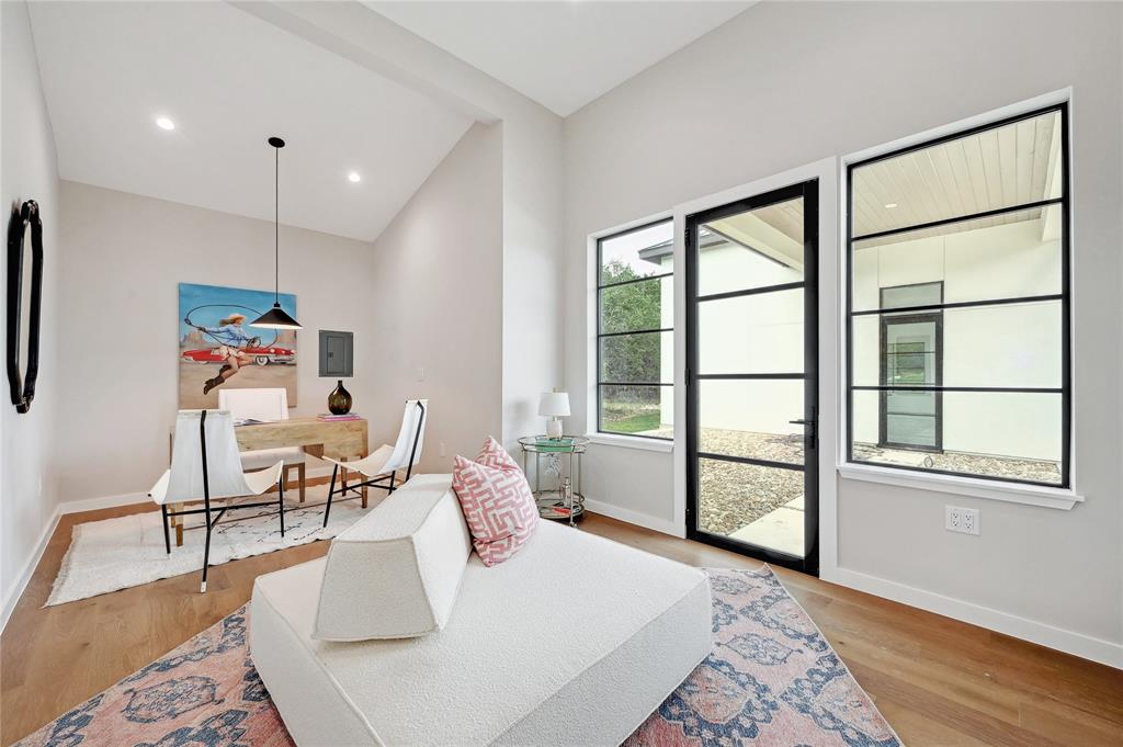 1222 Bluff Woods DR