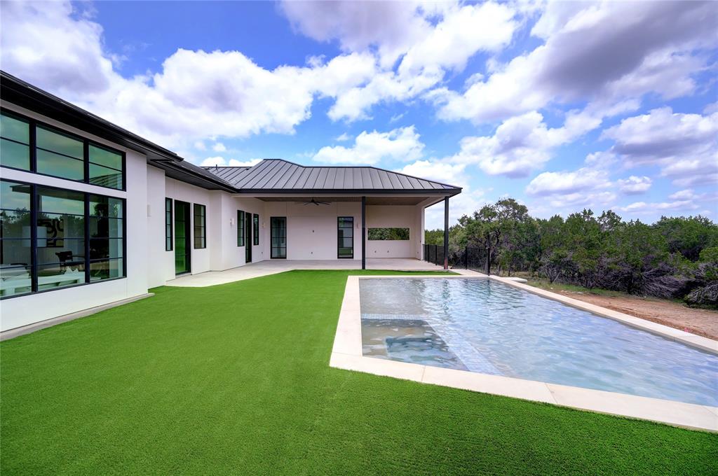 1222 Bluff Woods DR