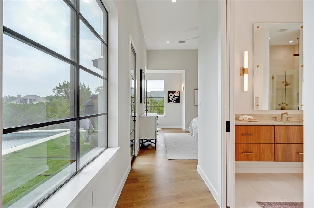 1222 Bluff Woods DR