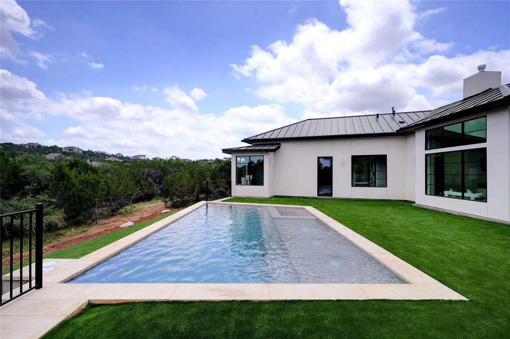 1222 Bluff Woods DR