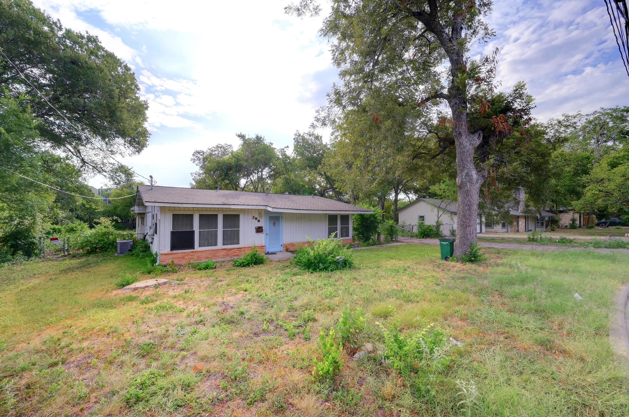 300 Pecan DR