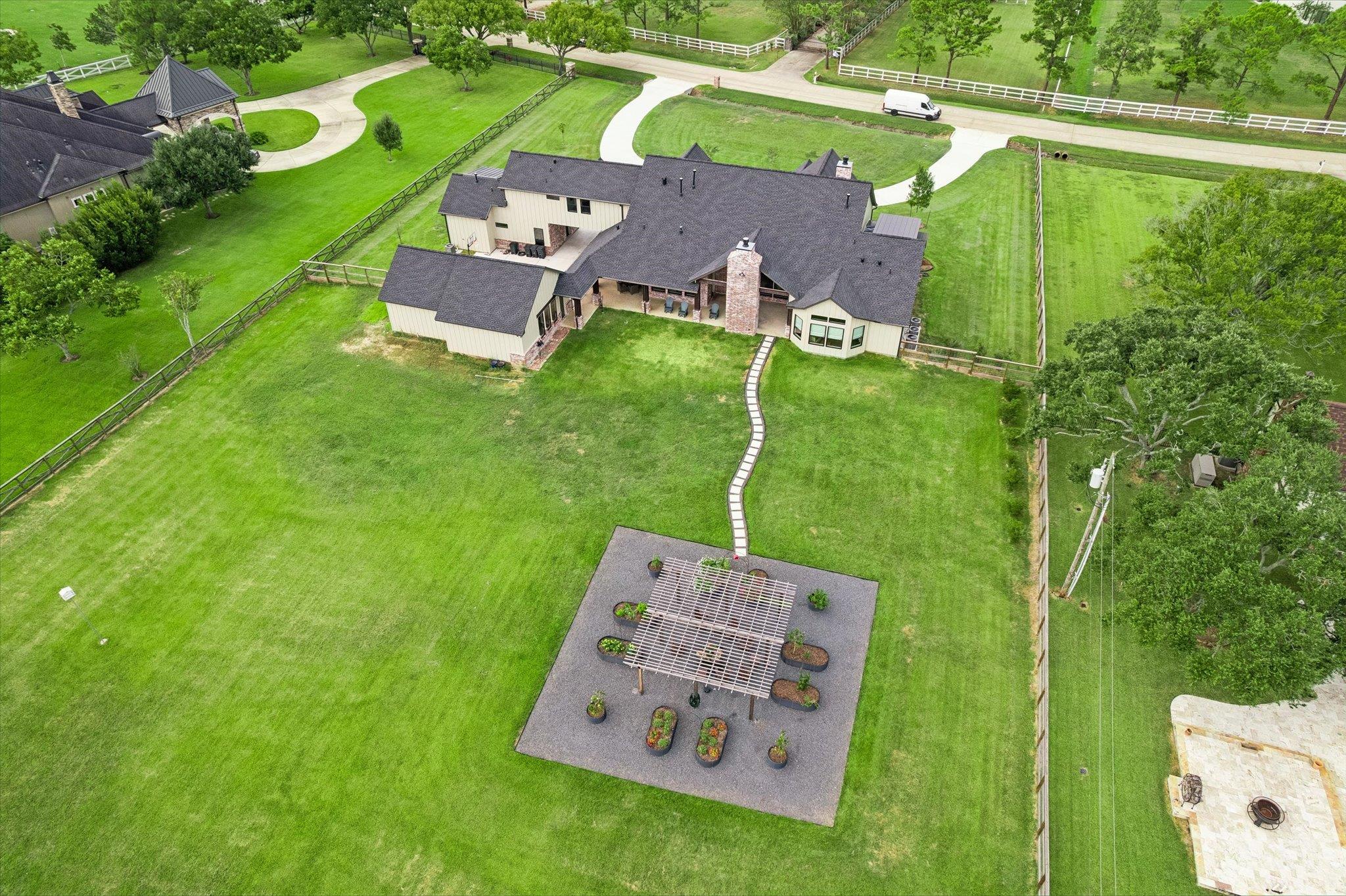 301 W Viejo DR