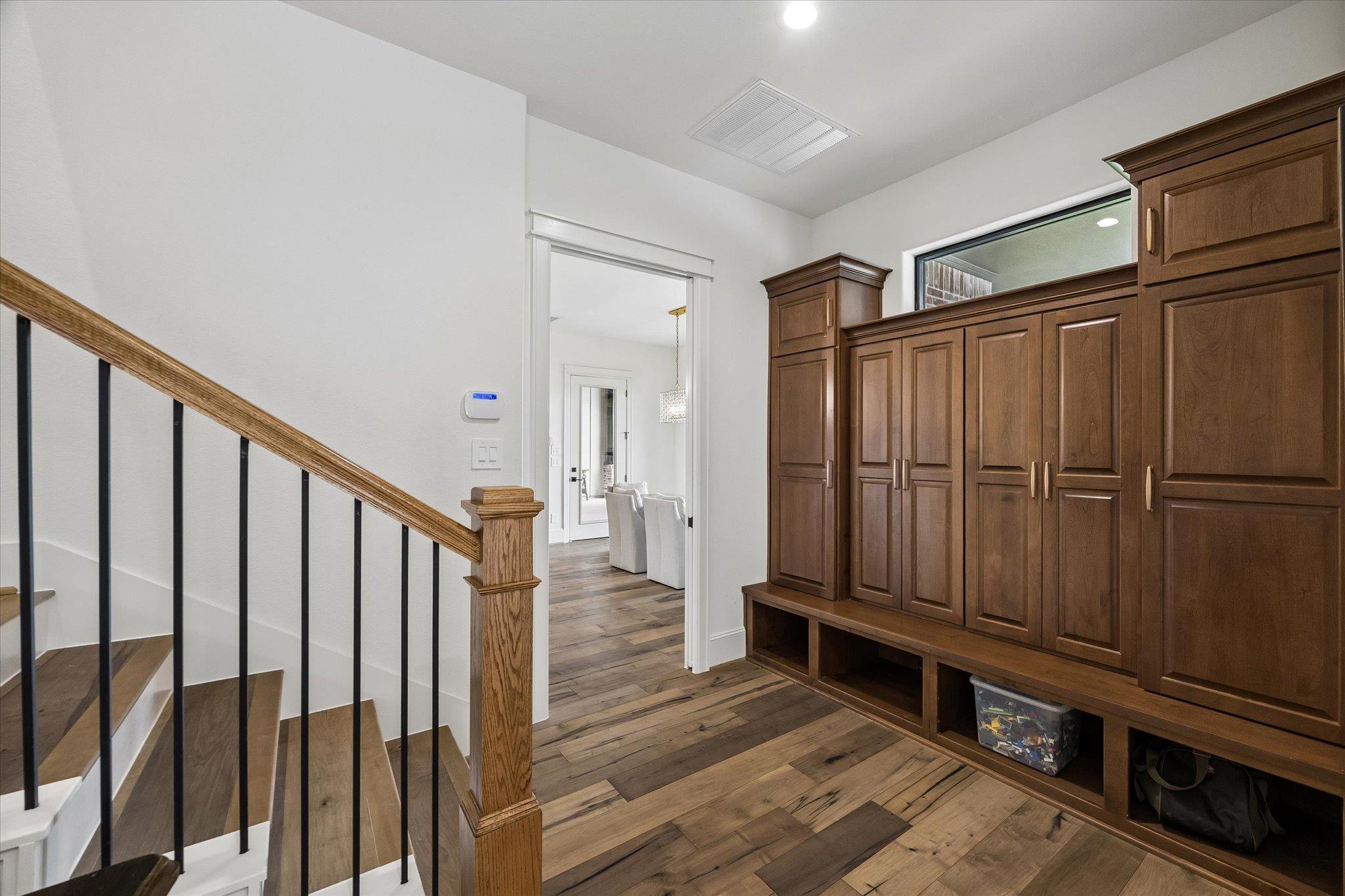 301 W Viejo DR