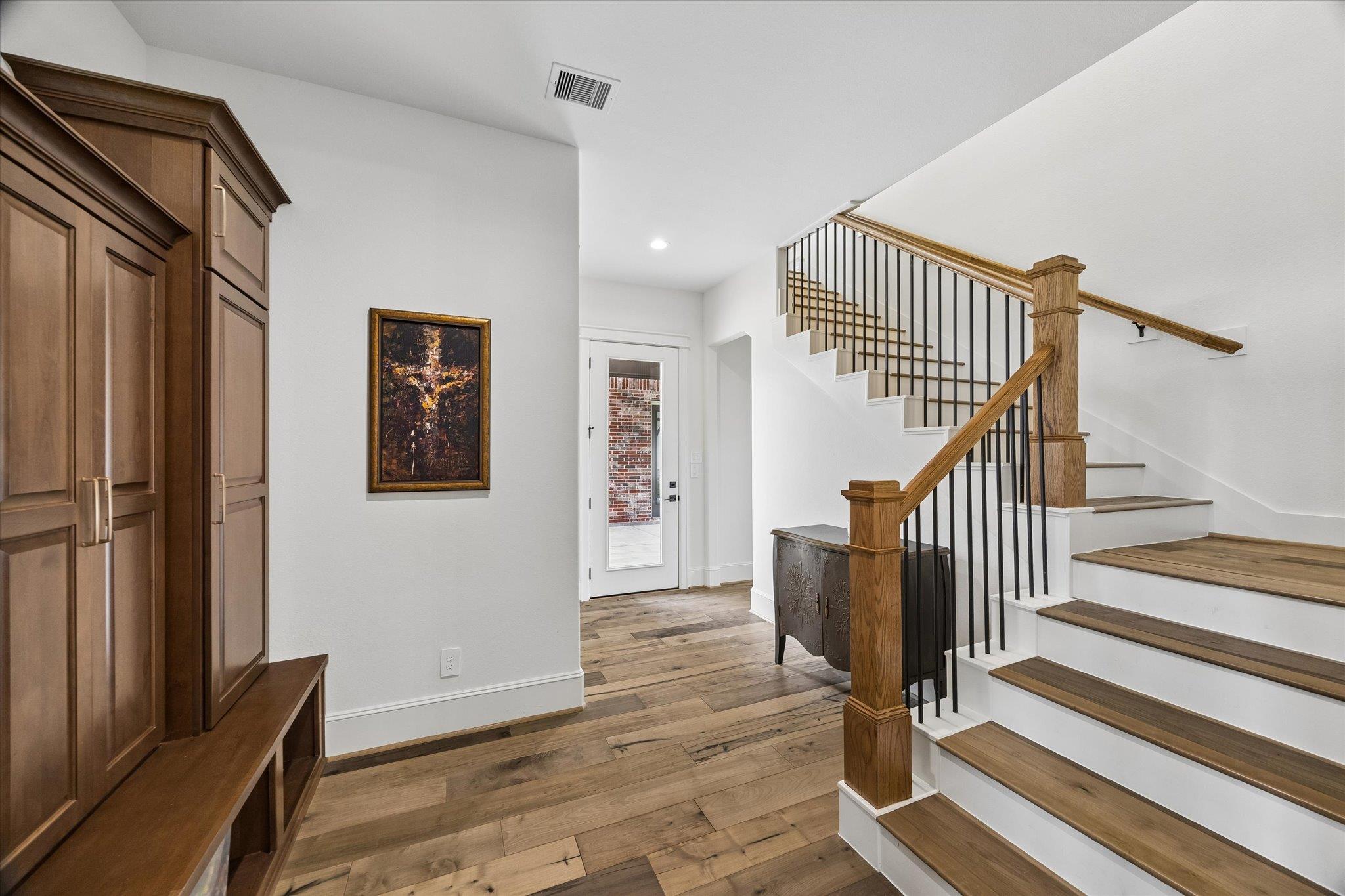 301 W Viejo DR