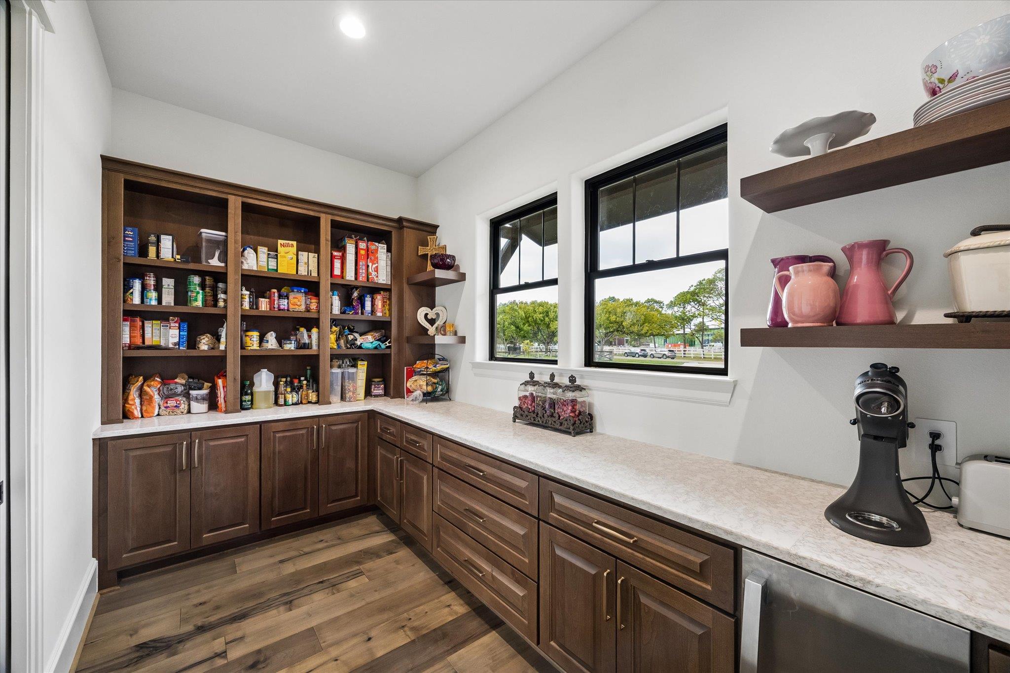 301 W Viejo DR