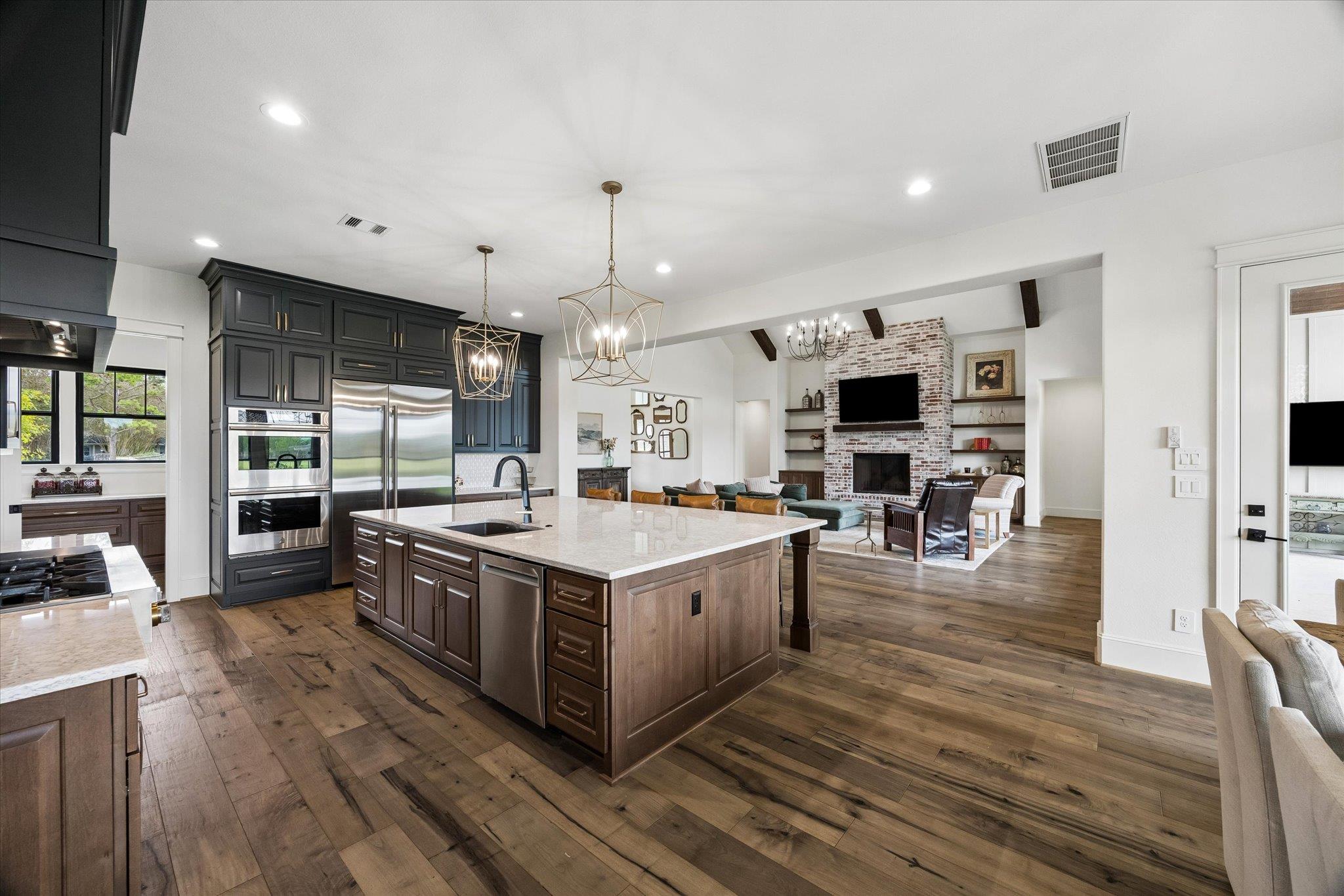 301 W Viejo DR