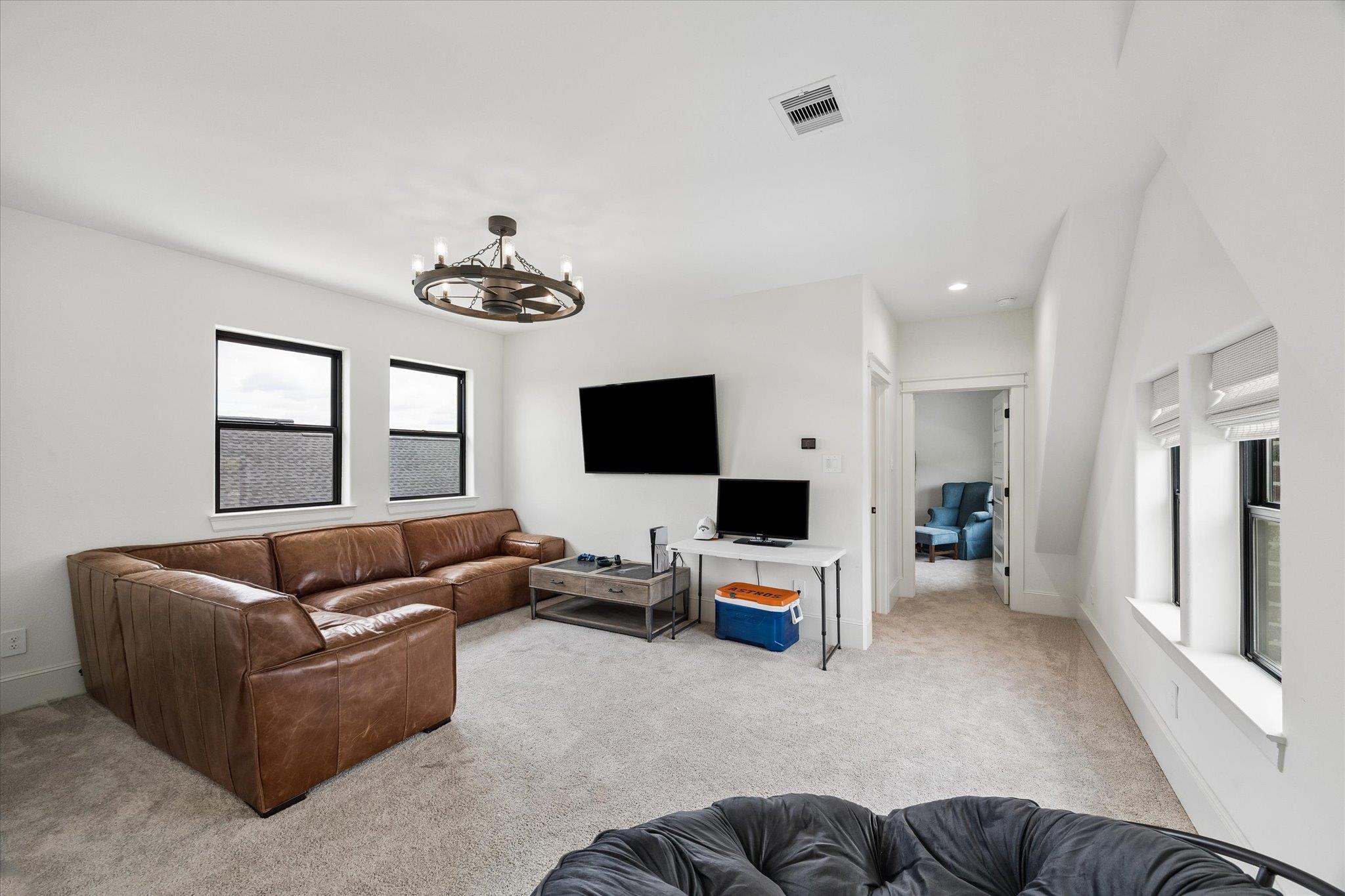 301 W Viejo DR