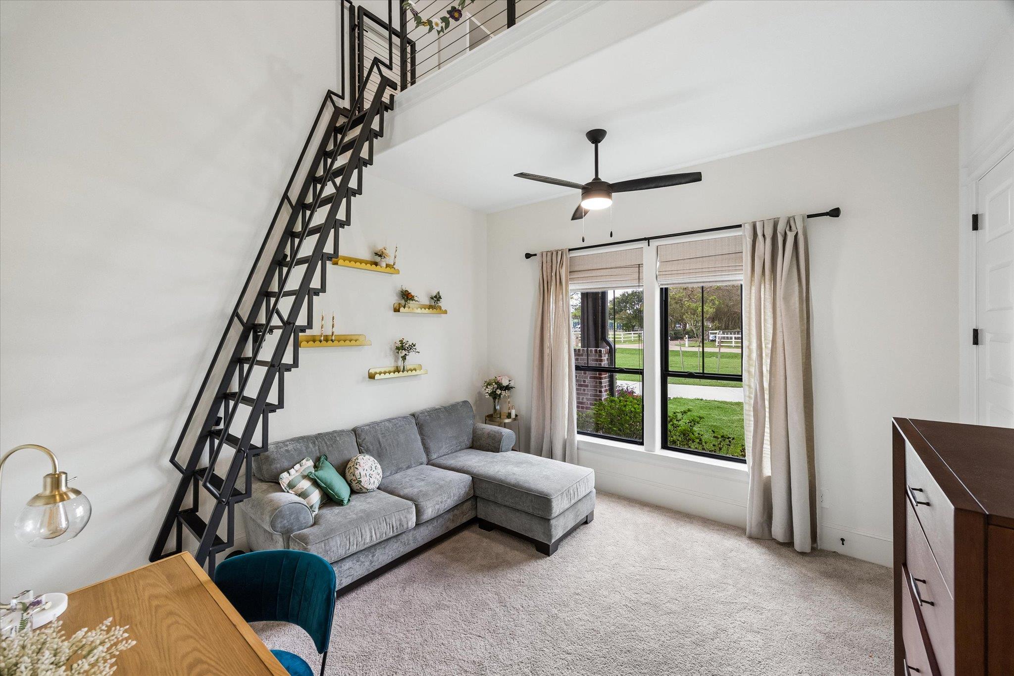 301 W Viejo DR