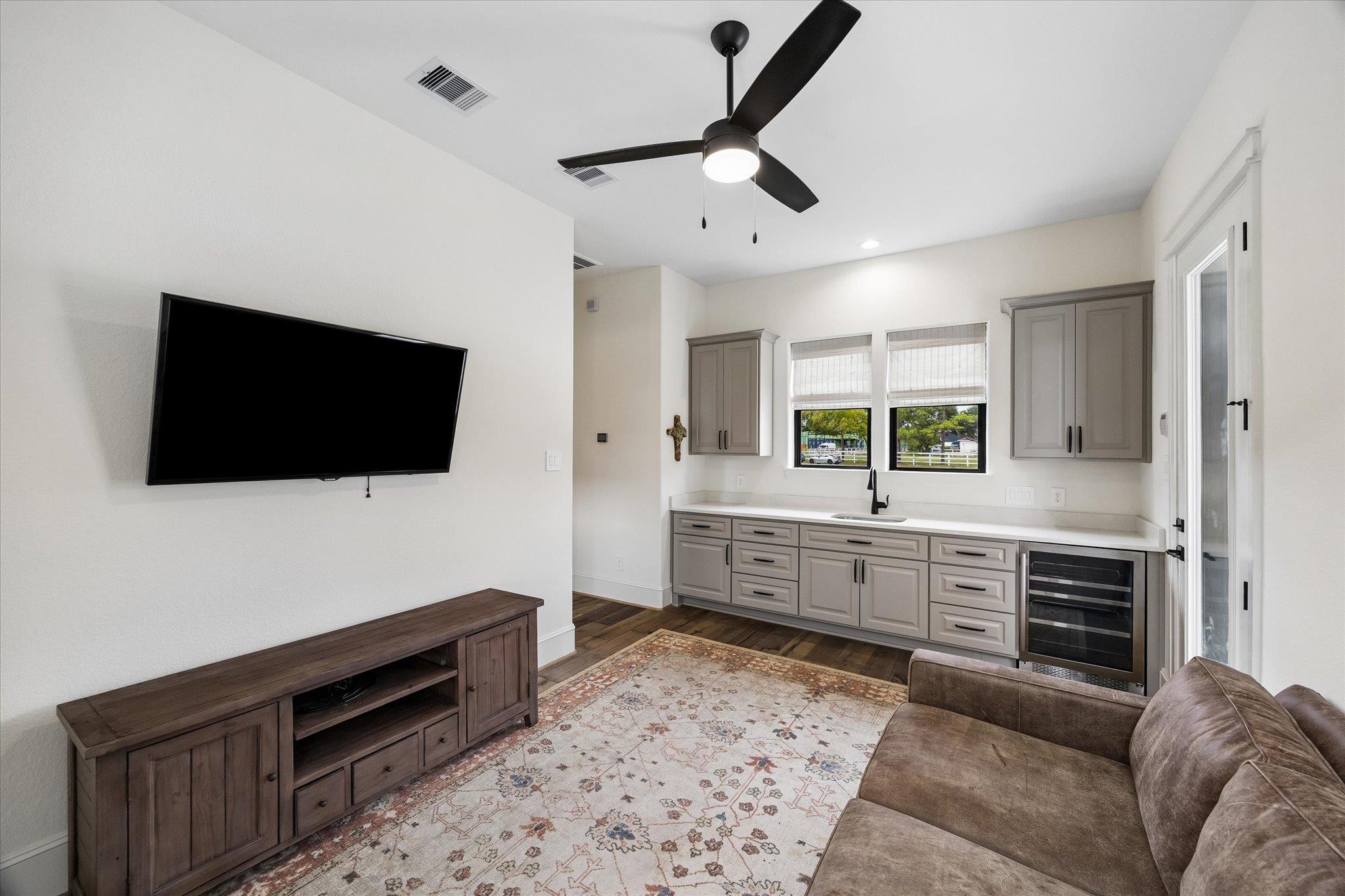 301 W Viejo DR