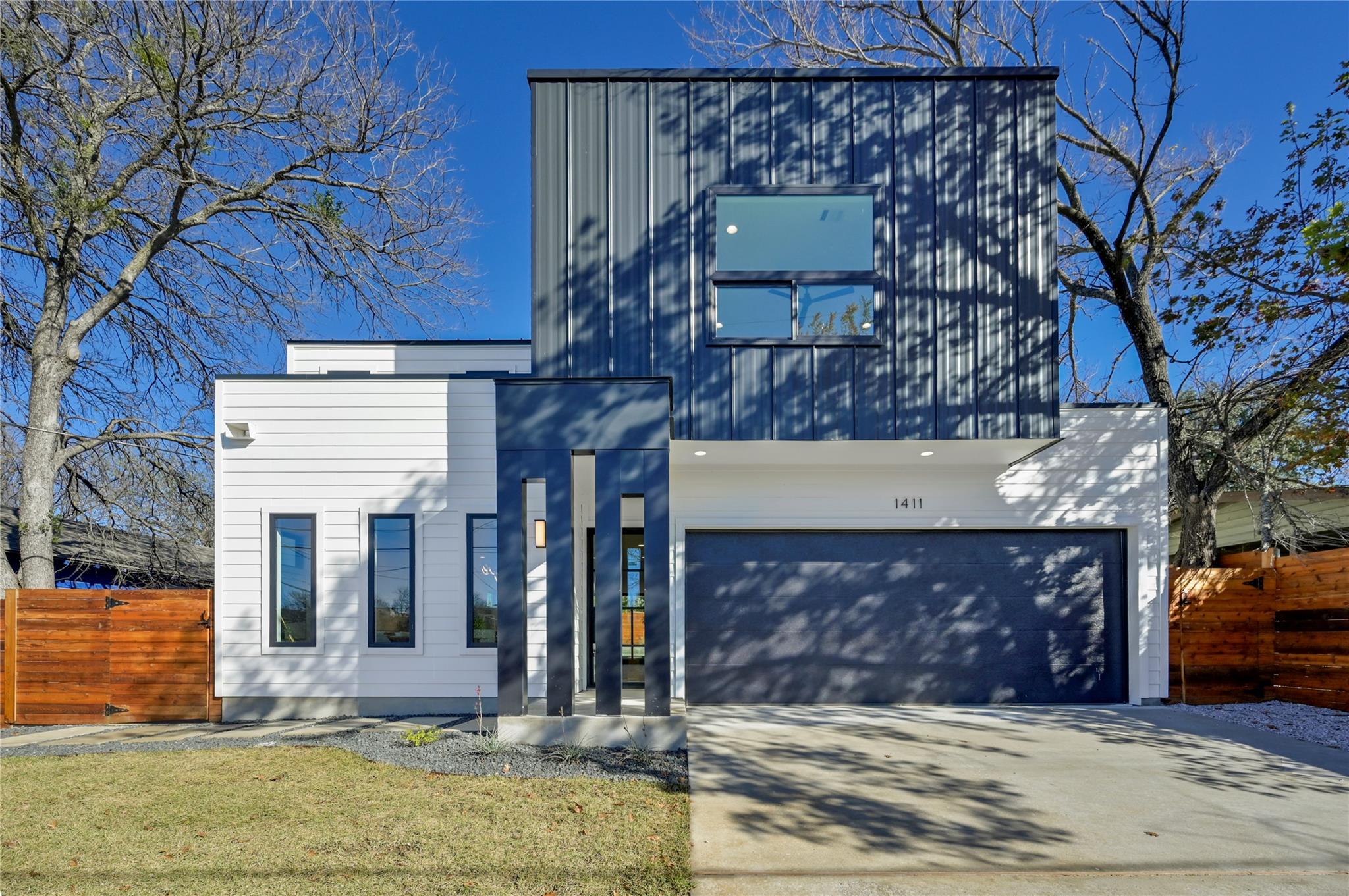 1411 Clifford DR
