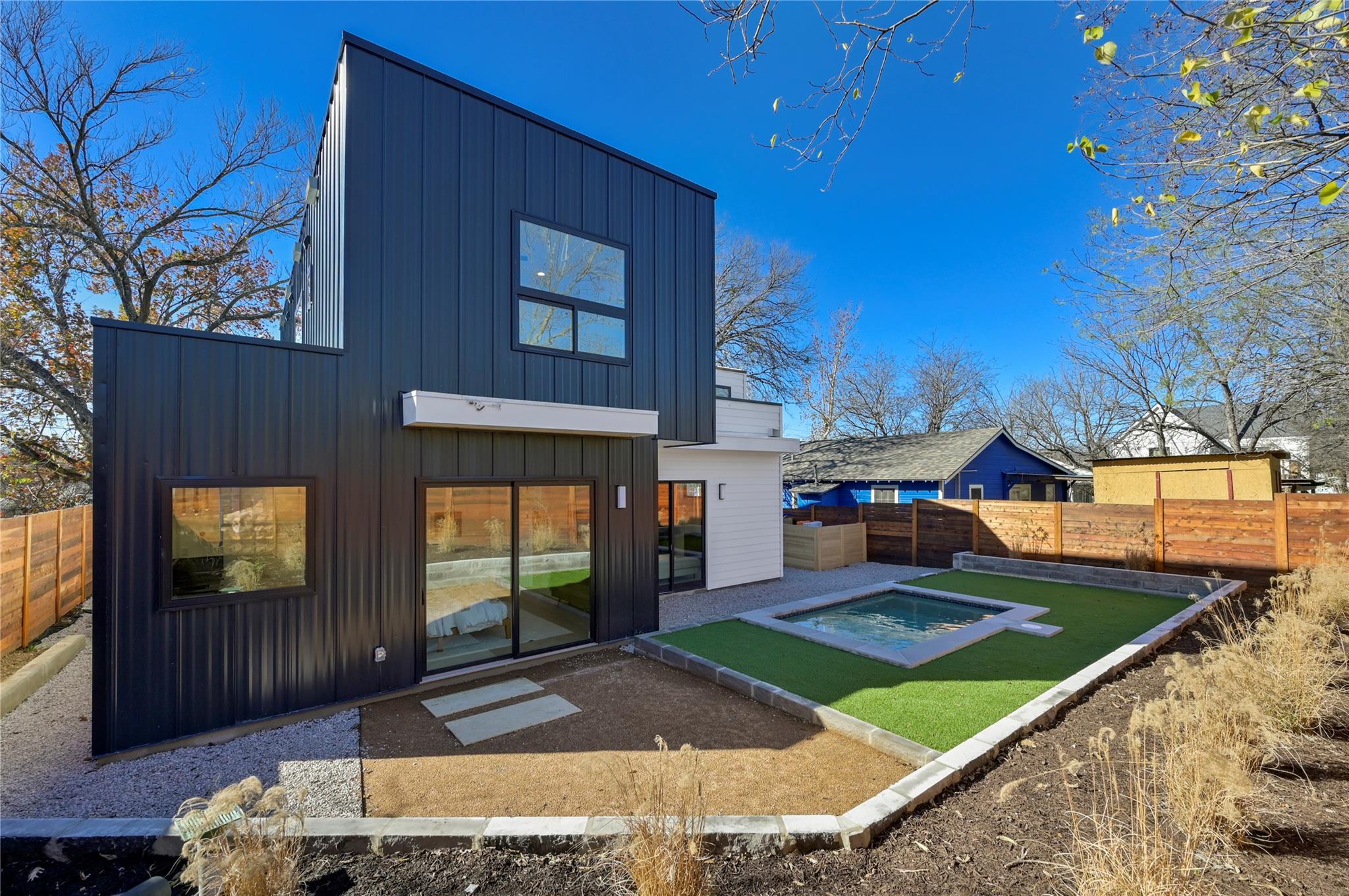 1411 Clifford DR