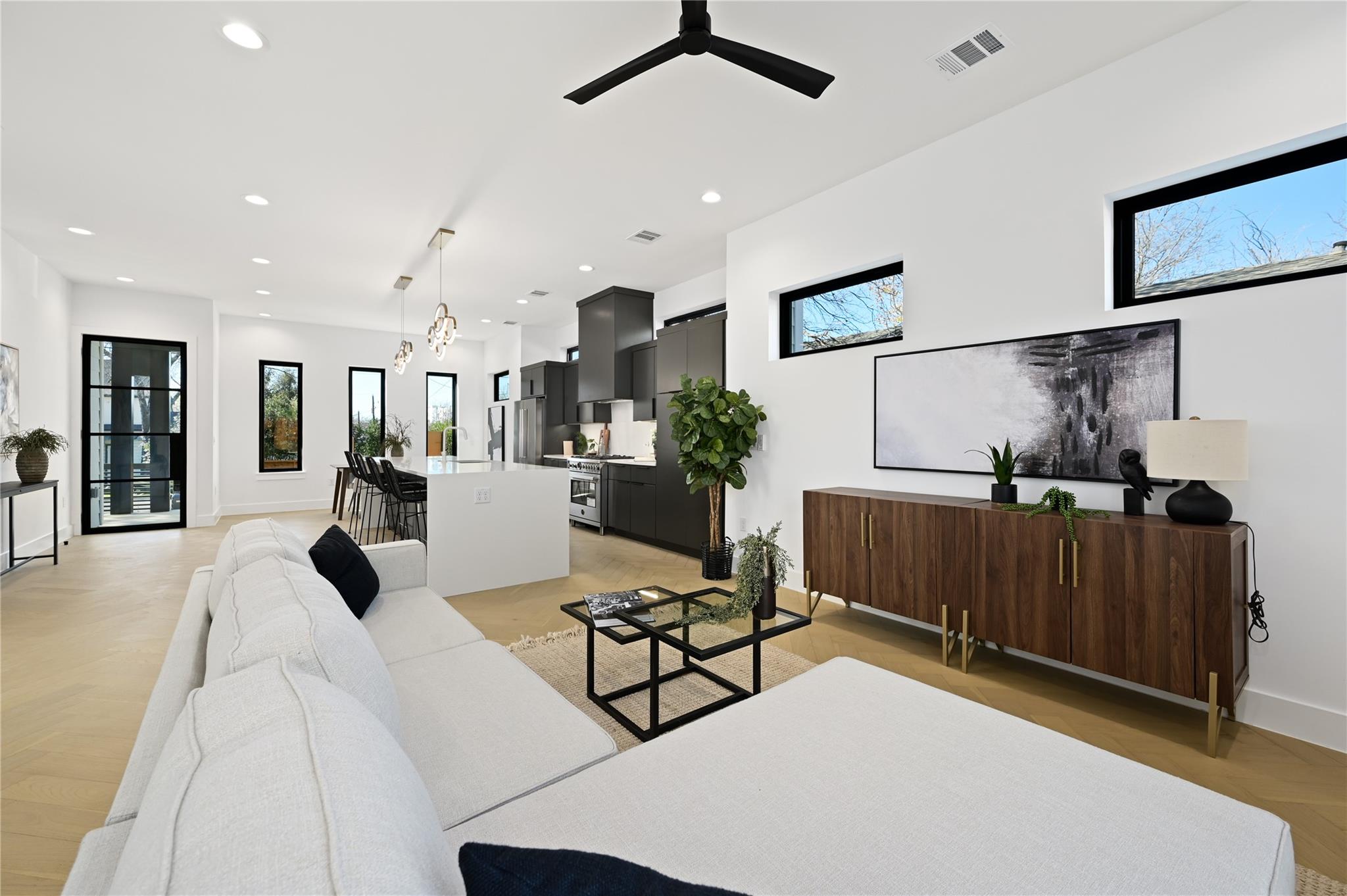 1411 Clifford DR