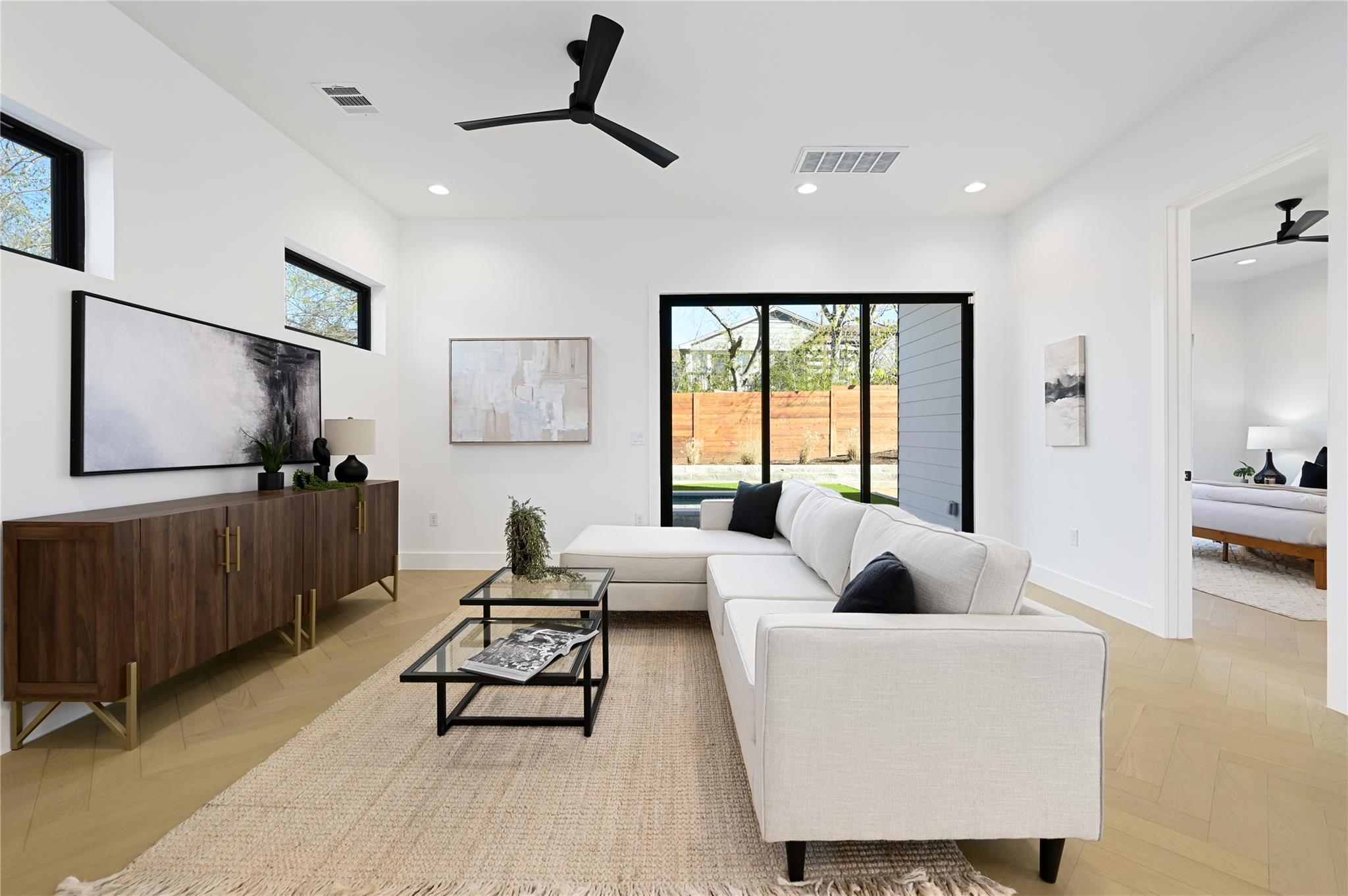 1411 Clifford DR