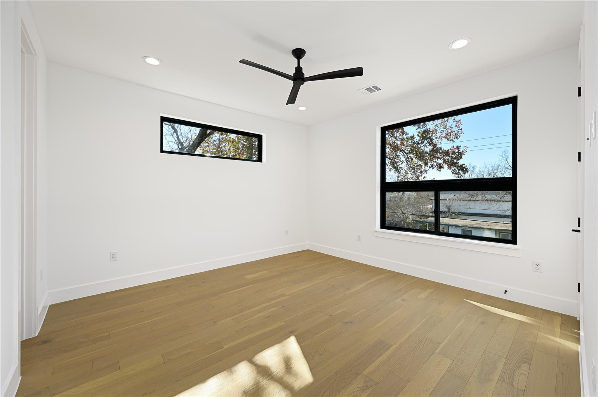1411 Clifford DR