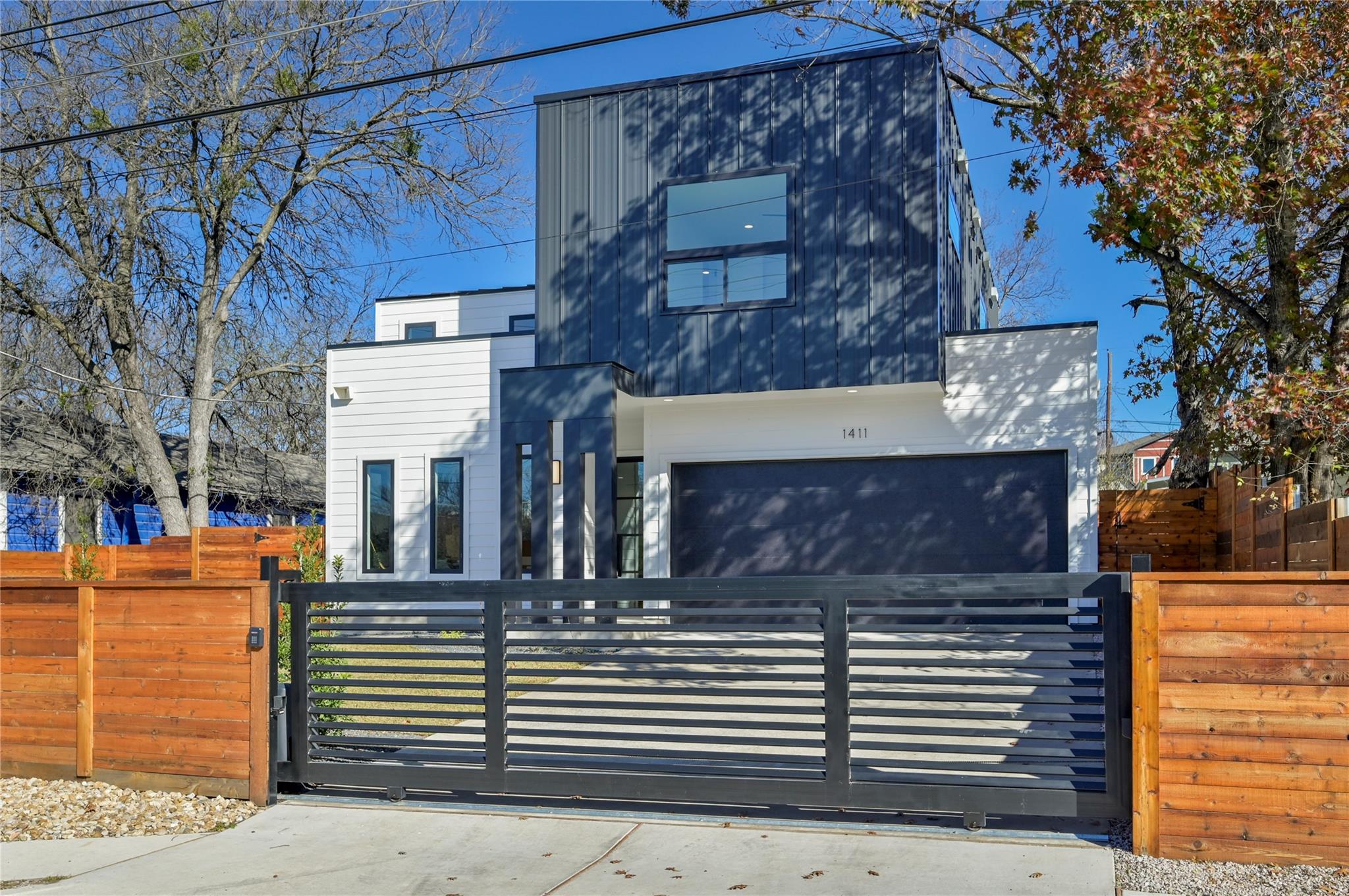 1411 Clifford DR