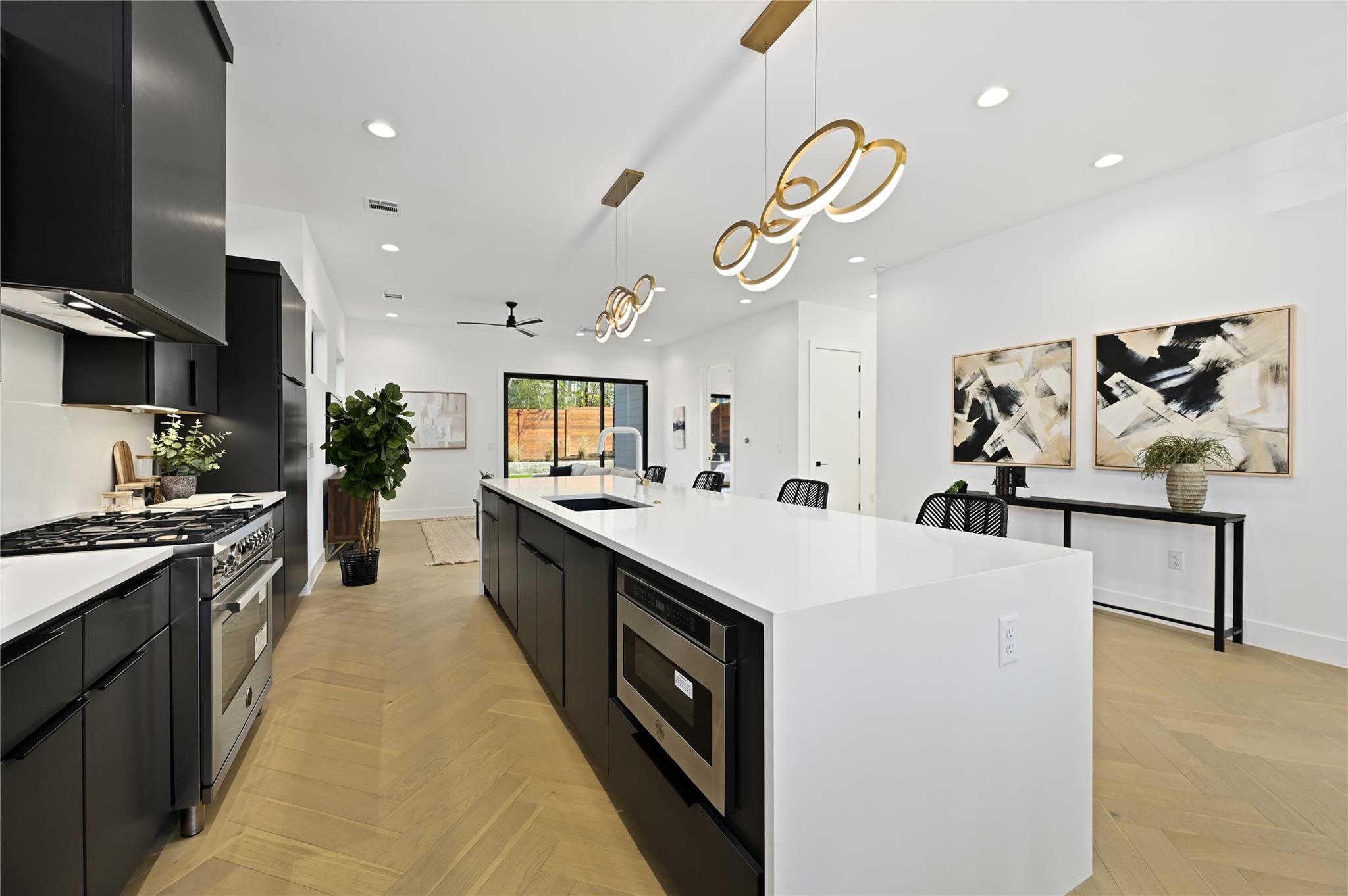 1411 Clifford DR