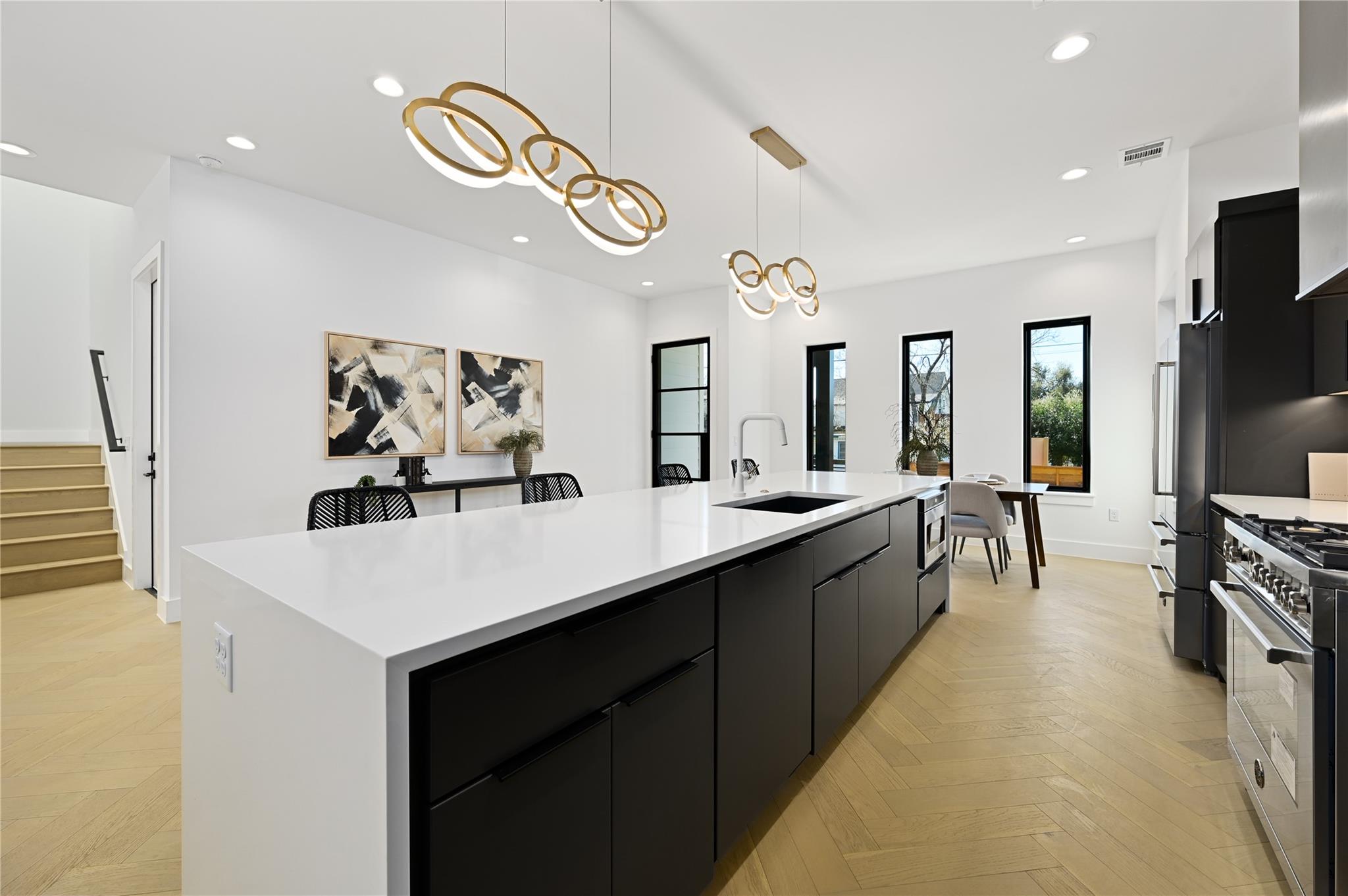 1411 Clifford DR