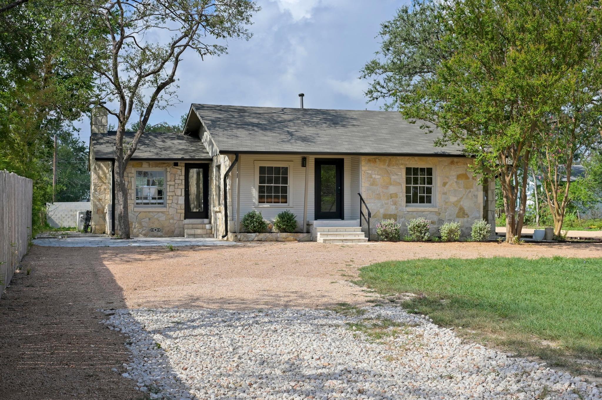 3501 Pecan Springs RD