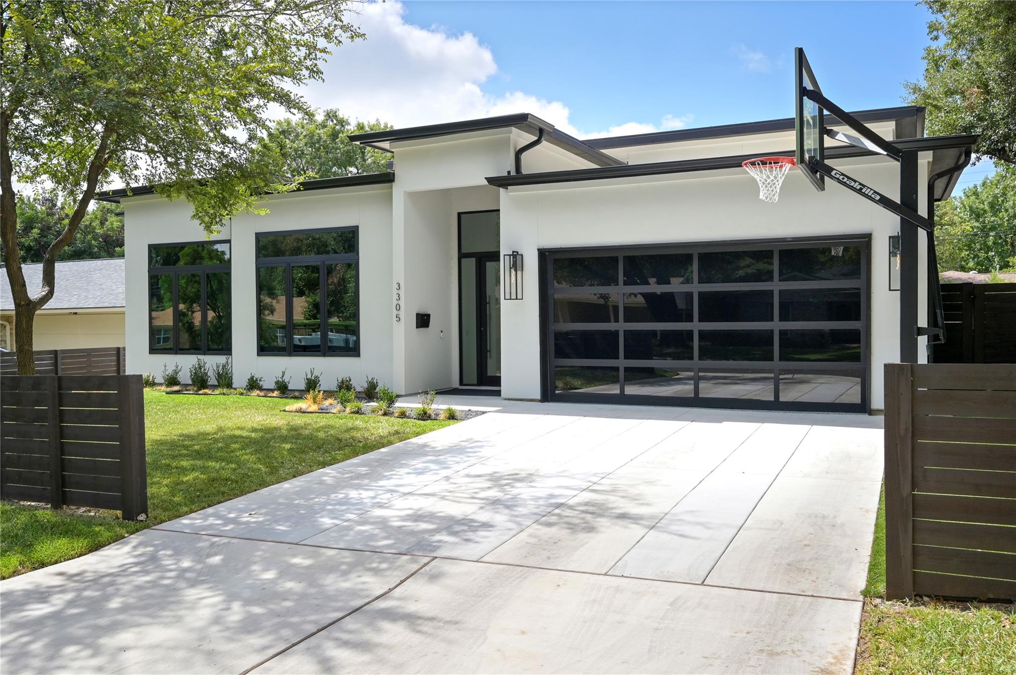 3305 Skylark DR