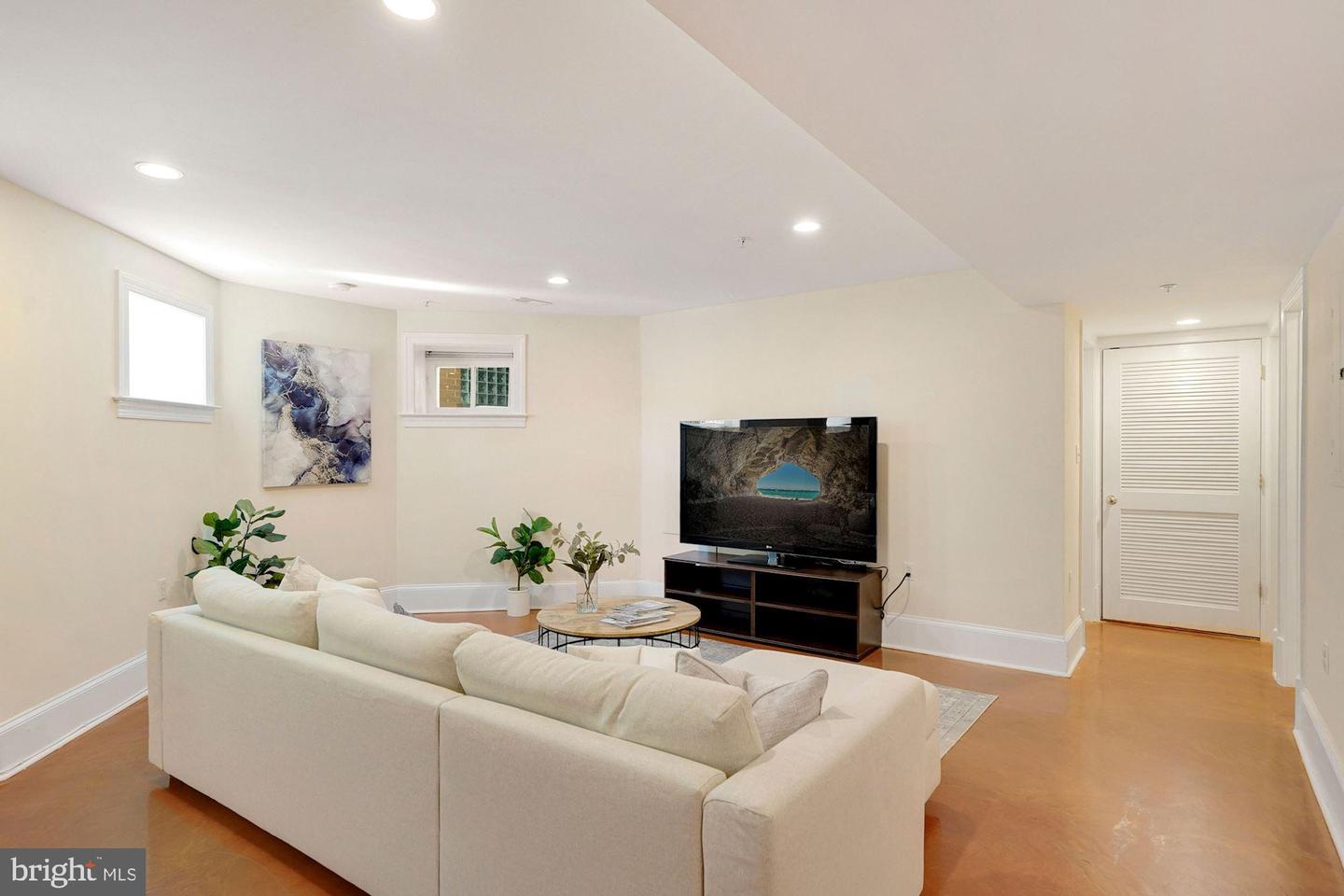 1324 Euclid STREET NW Unit: 1