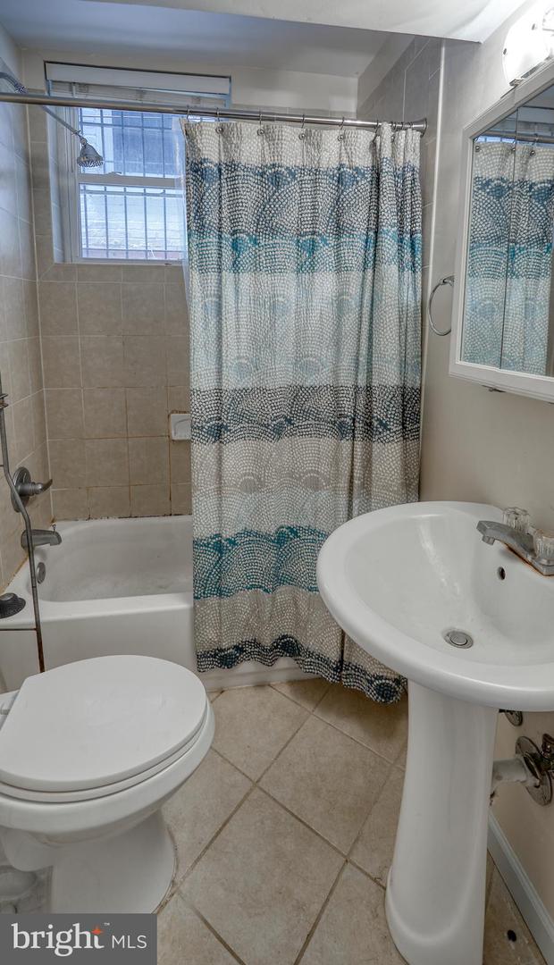 804 Rhode Island AVENUE NW Unit: ENGLISH BASEMENT