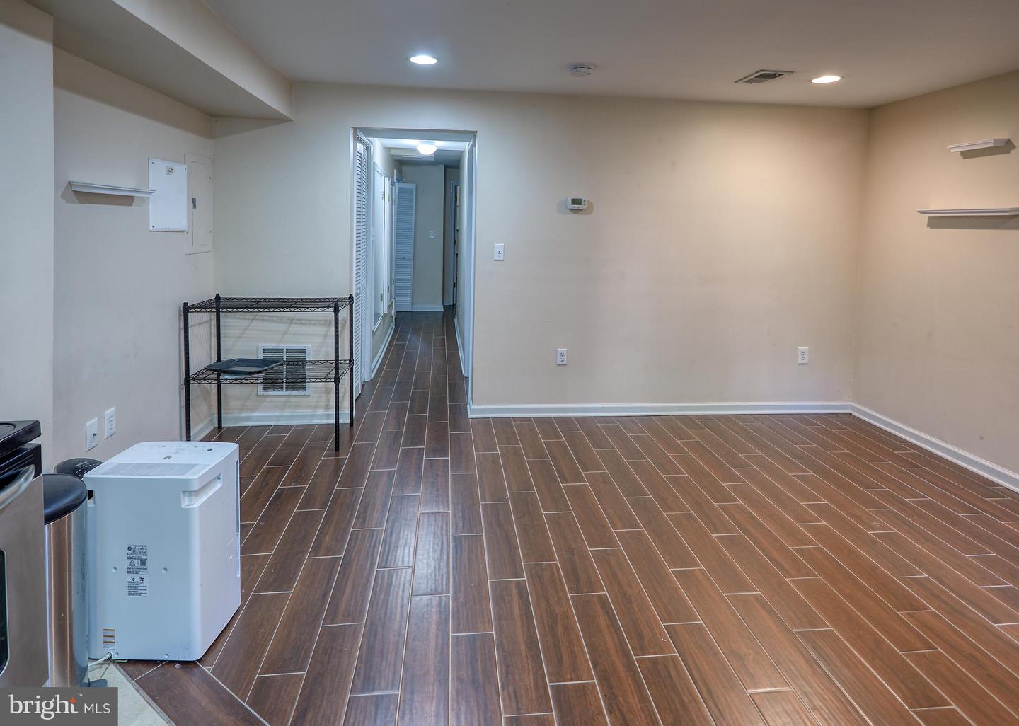 804 Rhode Island AVENUE NW Unit: ENGLISH BASEMENT