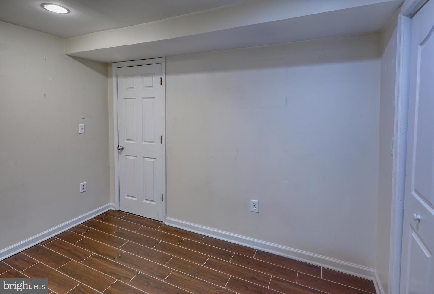 804 Rhode Island AVENUE NW Unit: ENGLISH BASEMENT
