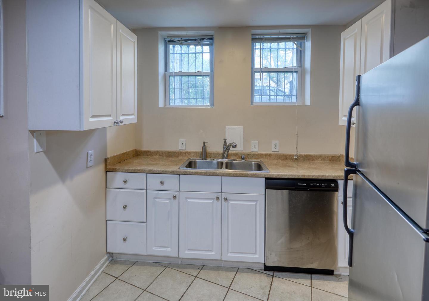 804 Rhode Island AVENUE NW Unit: ENGLISH BASEMENT