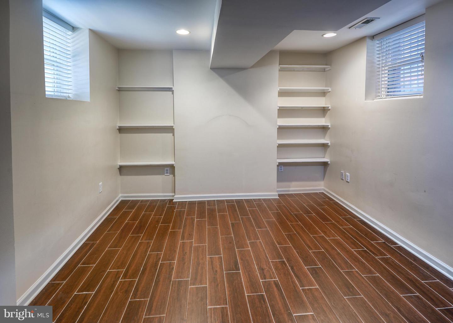 804 Rhode Island AVENUE NW Unit: ENGLISH BASEMENT
