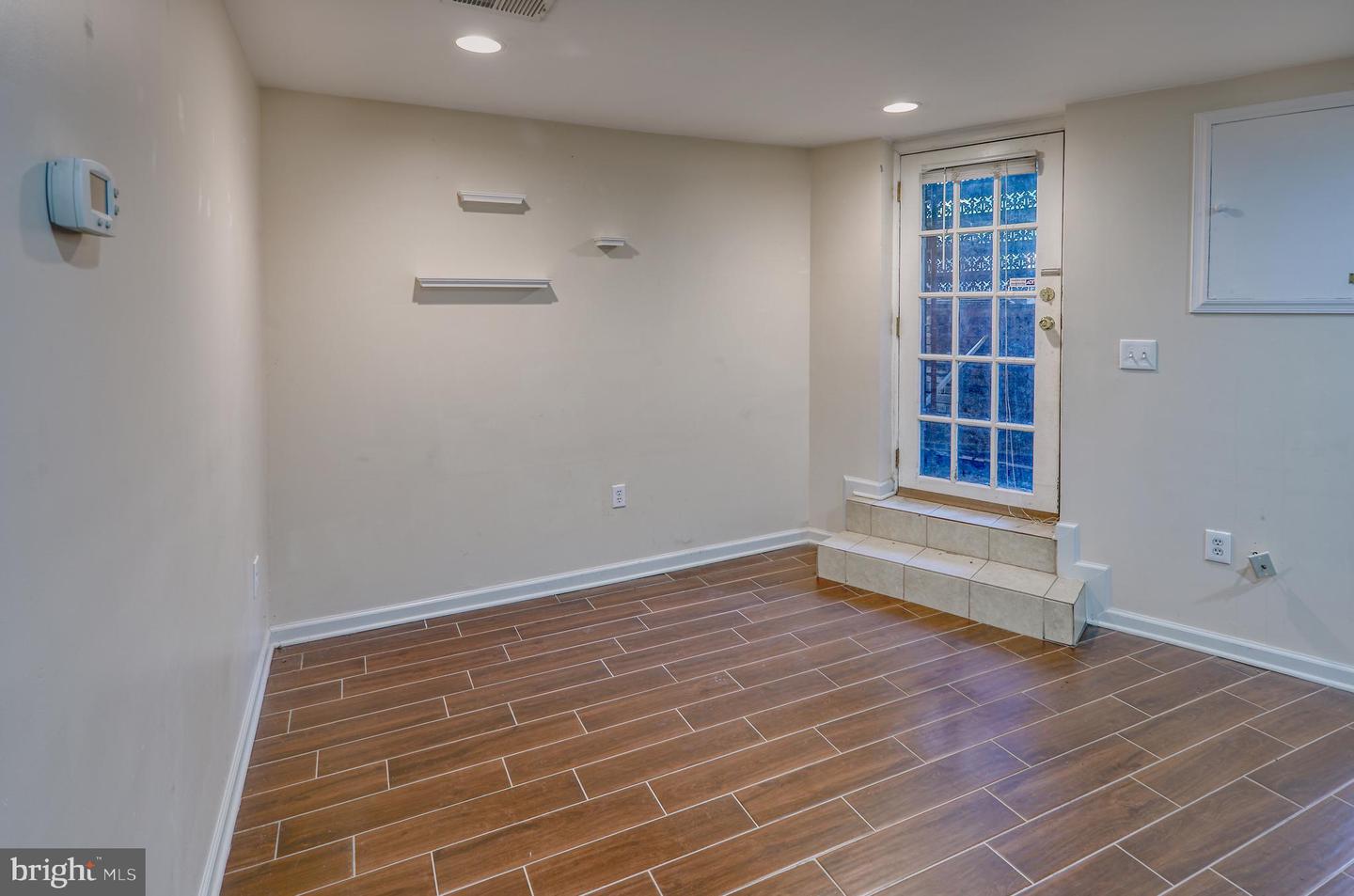 804 Rhode Island AVENUE NW Unit: ENGLISH BASEMENT