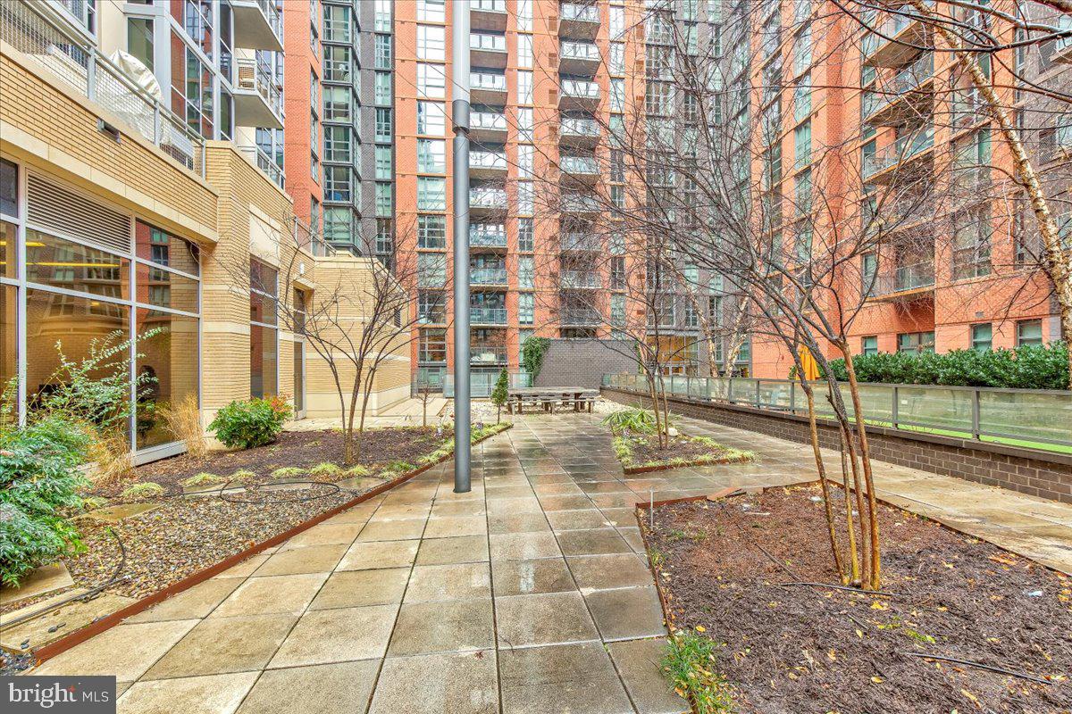 1025 1st STREET SE Unit: 1108