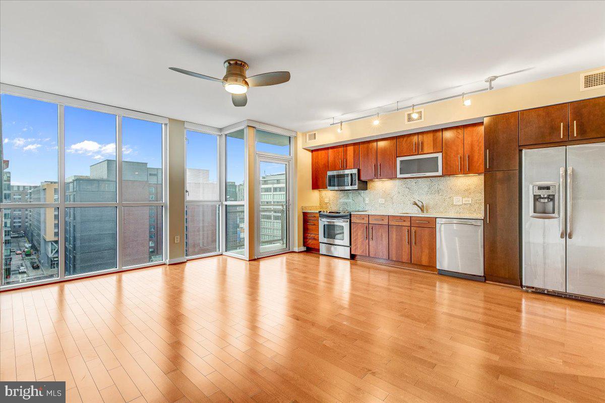 1025 1st STREET SE Unit: 1108