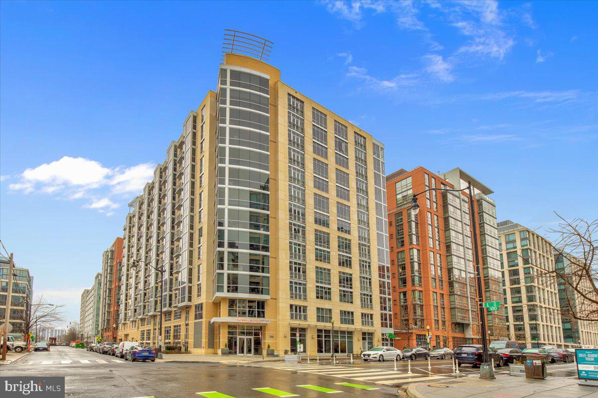 1025 1st STREET SE Unit: 1108