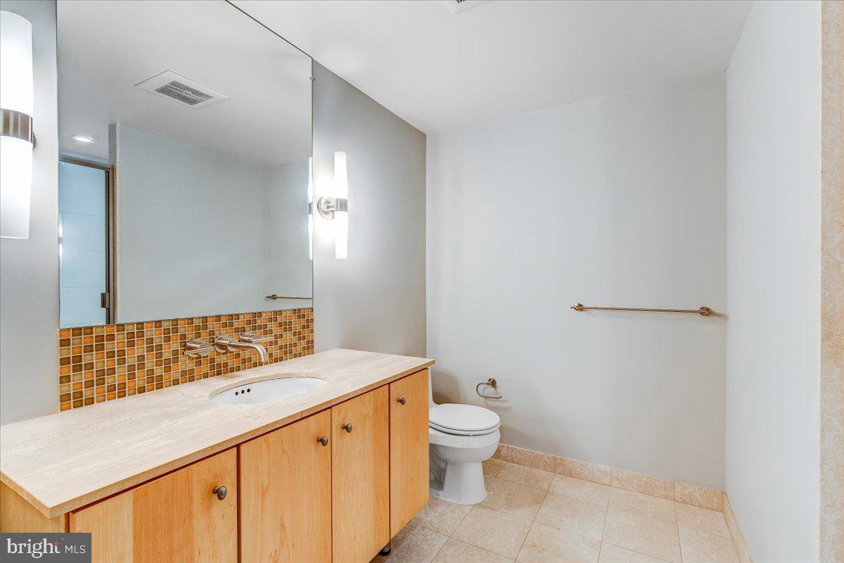 1025 1st STREET SE Unit: 1108