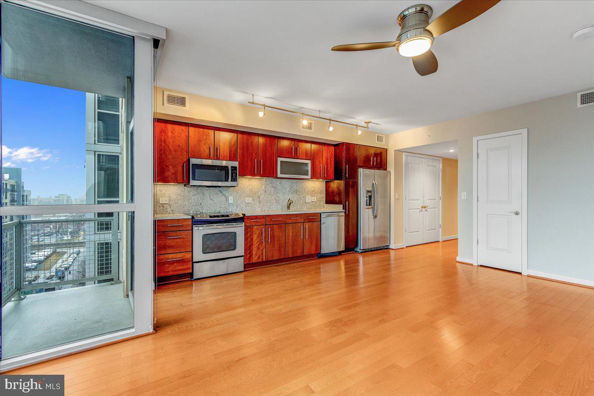 1025 1st STREET SE Unit: 1108