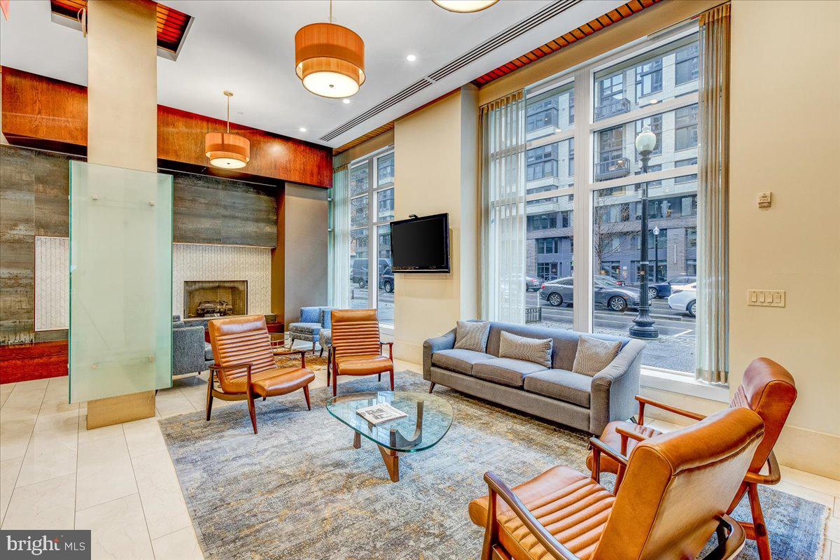 1025 1st STREET SE Unit: 1108