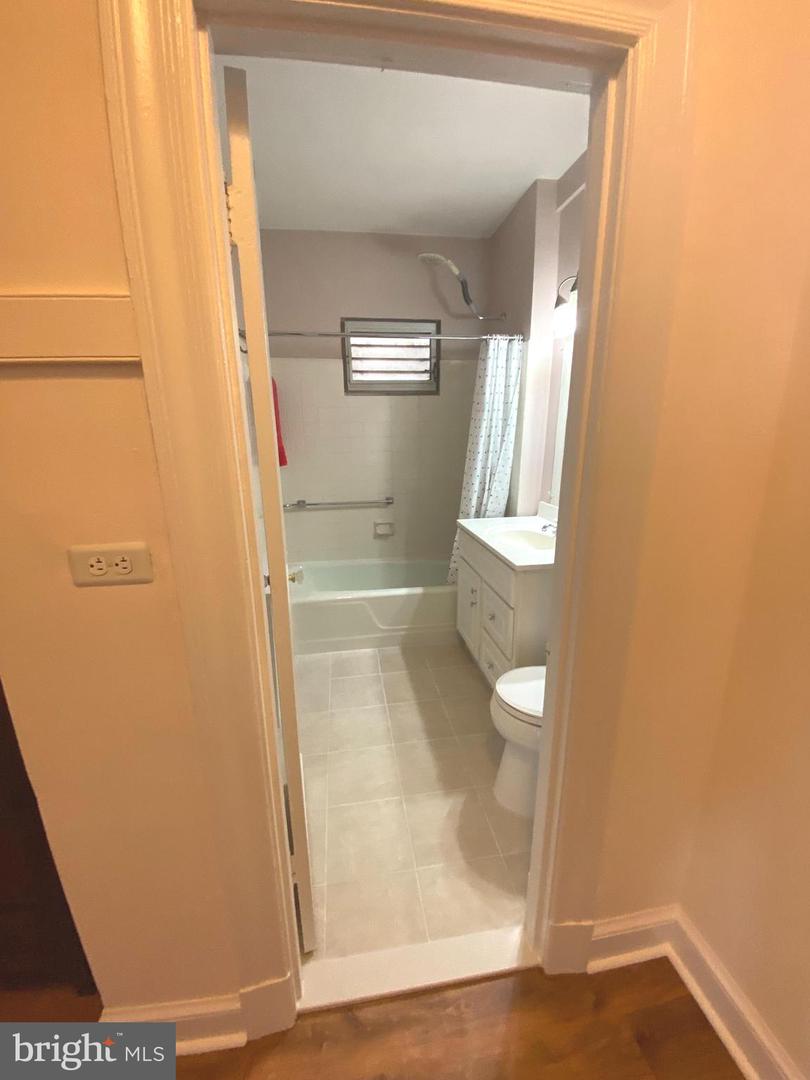 4000 Cathedral AVENUE NW Unit: 854-B