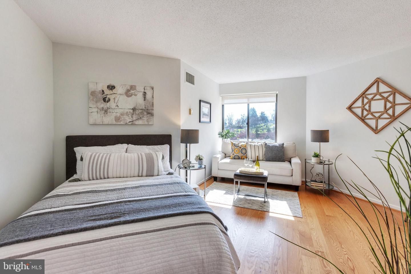 2111 Wisconsin AVENUE NW Unit: 512